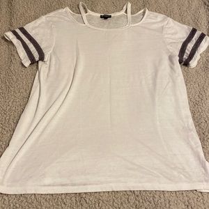 Woman’s M Off the Shoulder shirt